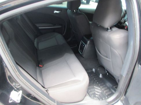 Used 2020 Dodge Charger SXT RWD image 13