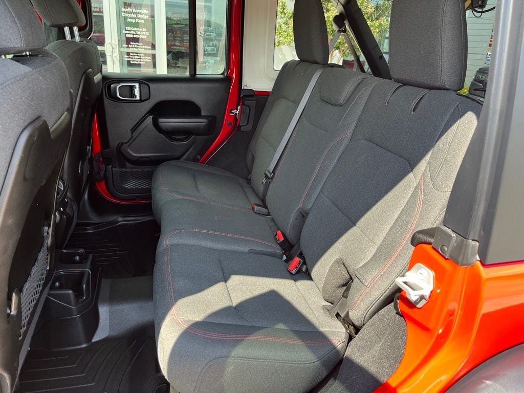 Used 2025 Jeep Wrangler Unlimited Rubicon AWD/4WD image 16