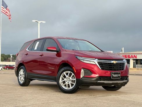 Used 2023 Chevrolet Equinox LT FWD image 1