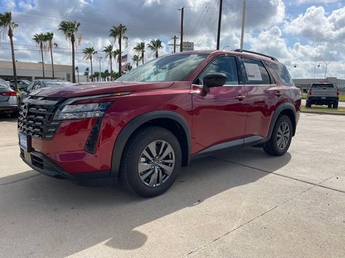 Used 2026 Nissan Pathfinder SV FWD image 1