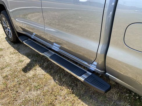 Used 2026 GMC Sierra 1500 SLE AWD/4WD image 9