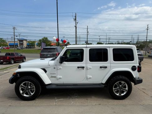 Used 2018 Jeep Wrangler Unlimited Sahara w/ Uconnect 4C Nav & Sound Group AWD/4WD image 7