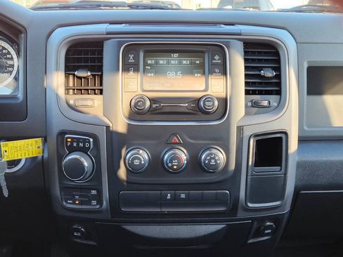 Used 2018 RAM 1500 Express w/ Express Value Package AWD/4WD image 19