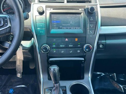 Used 2016 Toyota Camry SE FWD image 12