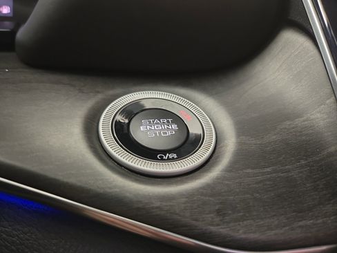 Used 2022 Jeep Grand Cherokee L Overland w/ Advanced Protech Group III image 26