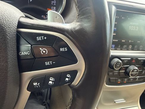Used 2015 Jeep Grand Cherokee Overland w/ Advanced Technology Group AWD/4WD image 24