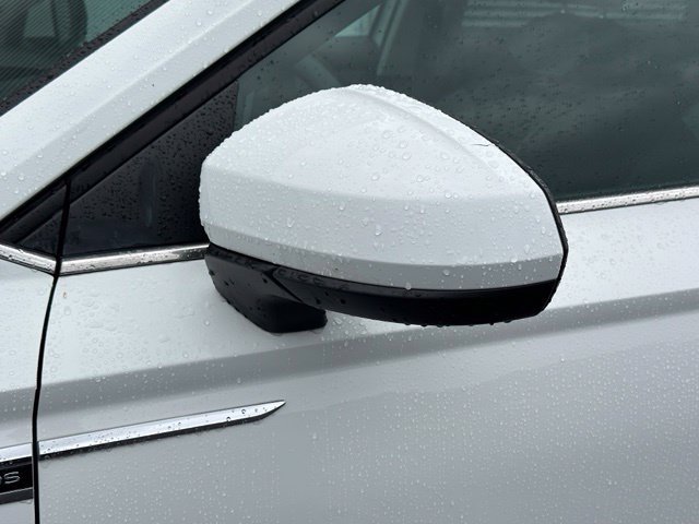 Certified 2023 Volkswagen Taos SEL AWD/4WD image 11