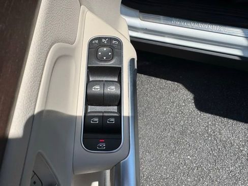 Certified 2023 Mercedes-Benz GLB 250 4MATIC image 21