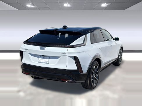 New 2026 Cadillac Lyriq Sport w/ LPO, Floor Liner Package RWD image 9
