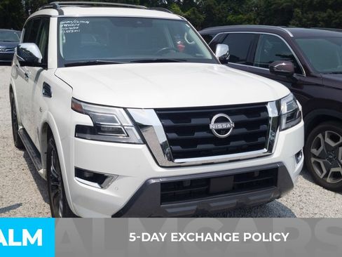 Used 2022 Nissan Armada Platinum w/ Captain's Chairs Package AWD/4WD image 3