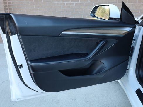 Used 2021 Tesla Model 3 Standard Range Plus image 12