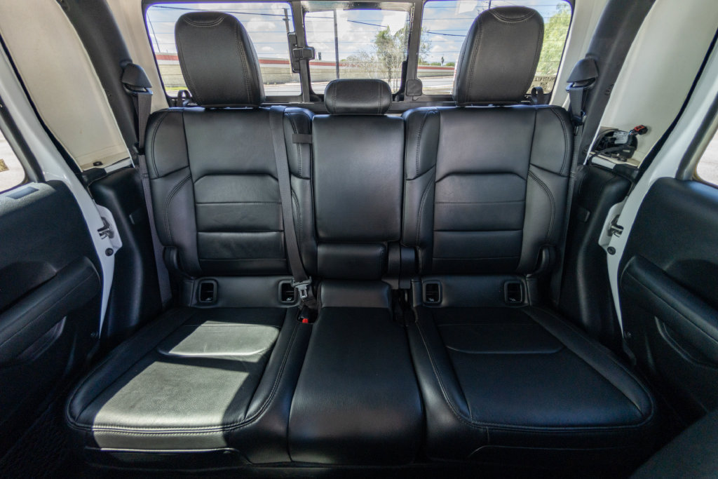 Used 2022 Jeep Gladiator Sport AWD/4WD image 17