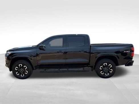 Used 2024 Chevrolet Colorado Z71 w/ Z71 Convenience Package 2 AWD/4WD image 6