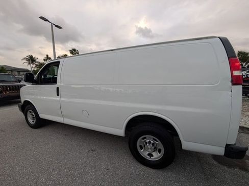 Used 2021 Chevrolet Express 2500 w/ Communications Package RWD image 7