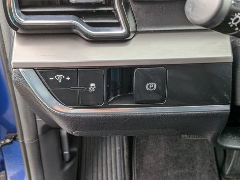 Used 2023 Kia Sportage EX FWD image 19