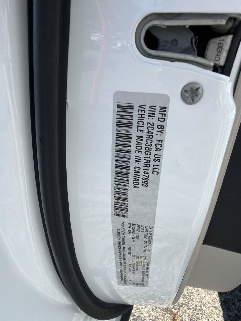 Used 2024 Chrysler Pacifica Touring-L AWD/4WD image 20
