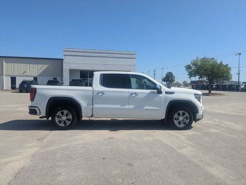 Used 2025 GMC Sierra 1500 SLT RWD image 10