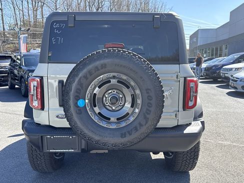 New 2025 Ford Bronco Badlands w/ Sasquatch Package AWD/4WD image 5
