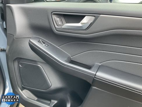 Used 2025 Ford Escape SE image 62