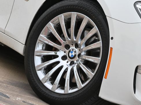 Used 2015 BMW 740Li RWD image 10