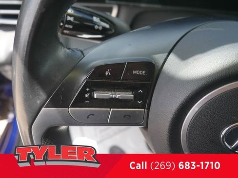 Used 2022 Hyundai Elantra Limited FWD image 24