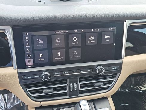 Used 2021 Porsche Macan image 19