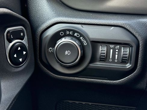 Used 2021 Jeep Wrangler Unlimited Sport image 13