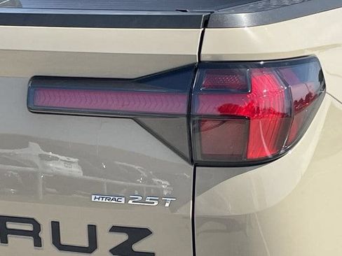 Used 2024 Hyundai Santa Cruz Limited AWD/4WD image 6