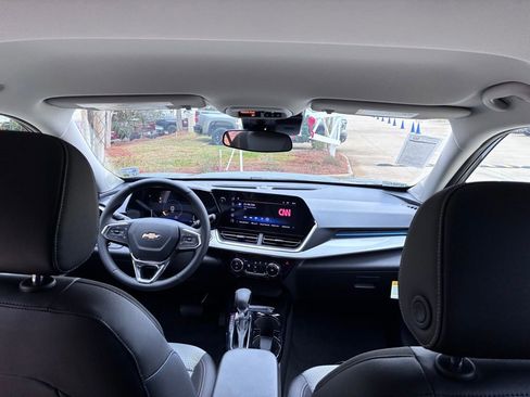 New 2026 Chevrolet Trax LT w/ Driver Confidence Package image 15