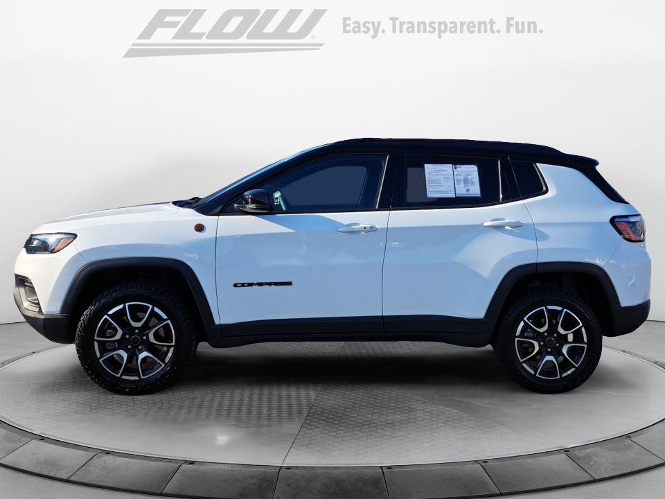Used 2025 Jeep Compass Trailhawk AWD/4WD image 5