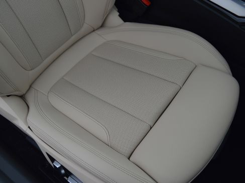 Used 2023 BMW 230i Coupe w/ Premium Package image 29