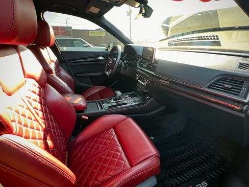 Used 2019 Audi SQ5 Premium Plus w/ Premium Plus Package image 31