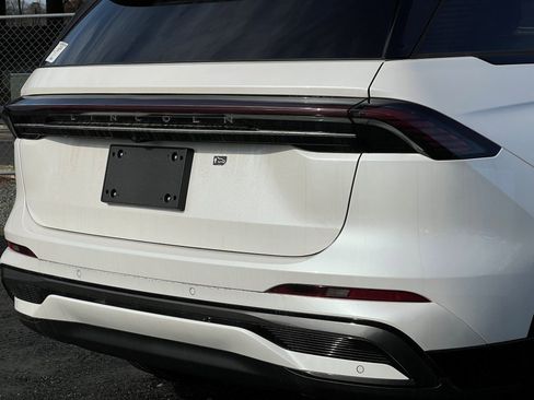 New 2026 Lincoln Nautilus Reserve image 5