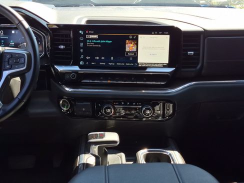 Used 2023 Chevrolet Silverado 1500 LT Trail Boss w/ Protection Package AWD/4WD image 28