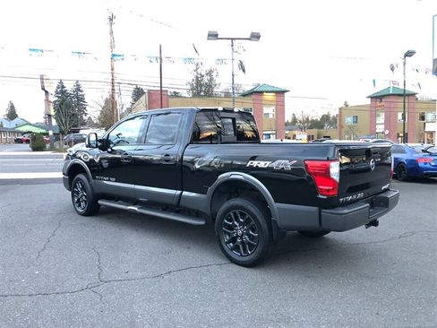 Used 2017 Nissan Titan PRO-4X AWD/4WD image 3