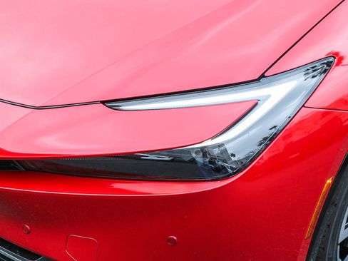 New 2026 Toyota Prius Plug-In Hybrid FWD image 5
