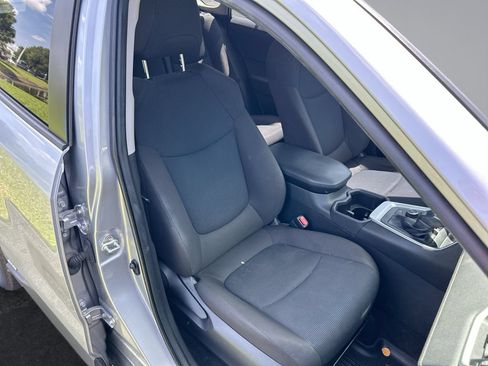 Used 2025 Toyota RAV4 LE AWD/4WD image 29