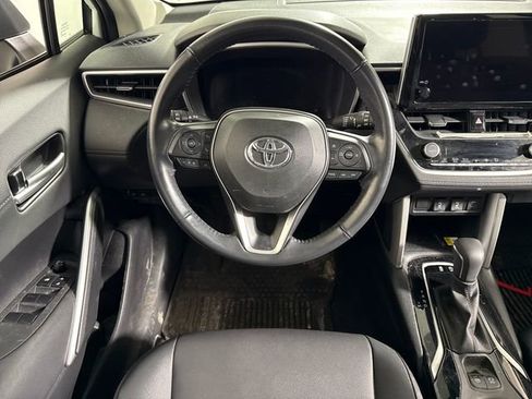 Used 2023 Toyota Corolla Cross XLE w/ Convenience Package image 19