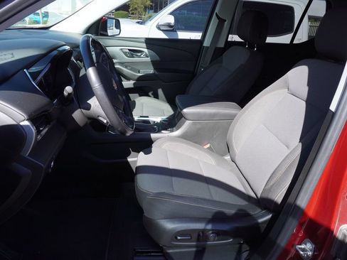 Used 2021 Chevrolet Traverse LT AWD/4WD image 12