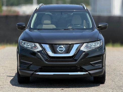 Used 2017 Nissan Rogue SV w/ Sun & Sound Touring Package AWD/4WD image 5