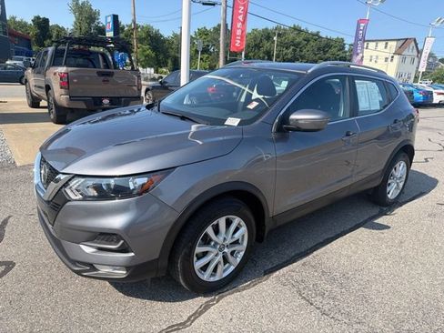 Used 2022 Nissan Rogue Sport SV AWD/4WD image 1