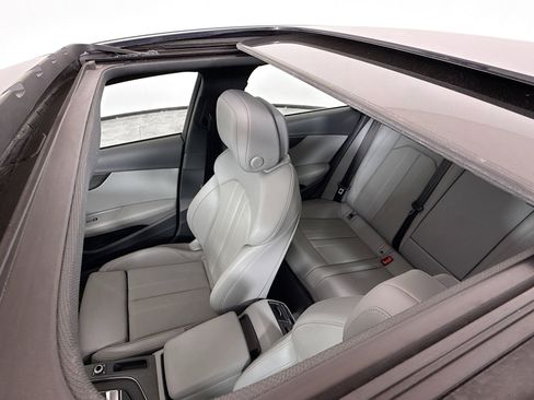 Used 2018 Audi A4 2.0T Prestige w/ Prestige Package image 14