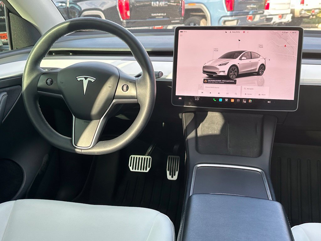 Used 2023 Tesla Model Y Long Range AWD/4WD image 24