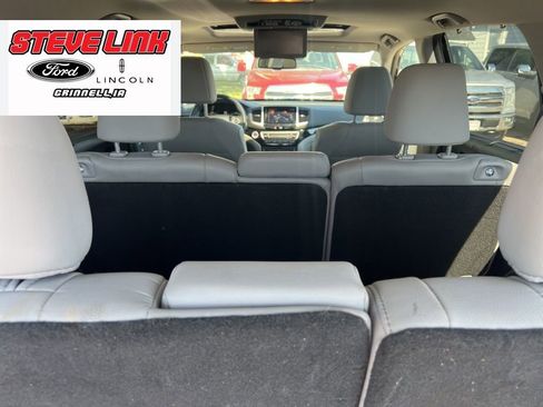 Used 2016 Honda Pilot Touring image 8