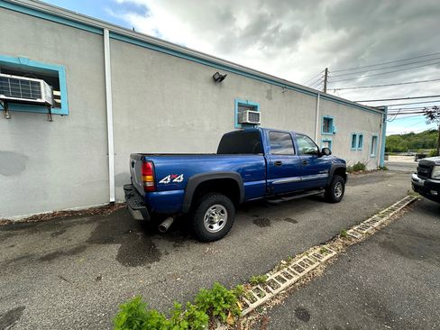 Used 2004 GMC Sierra 2500 SLE w/ Skid Plate Package image 6