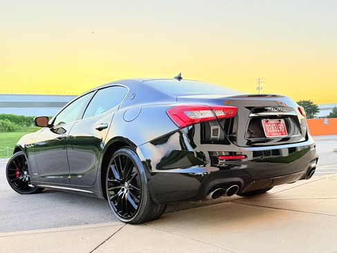 Used 2018 Maserati Ghibli GranSport image 20