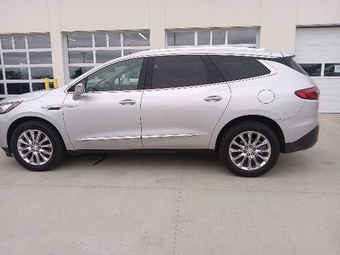 Used 2019 Buick Enclave Essence FWD image 6