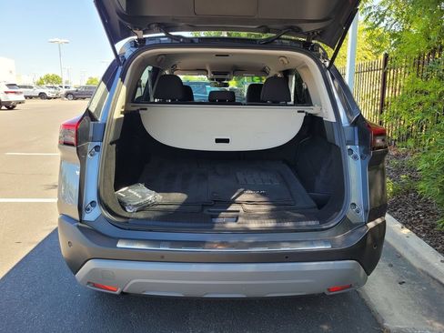 Used 2023 Nissan Rogue SV FWD image 27