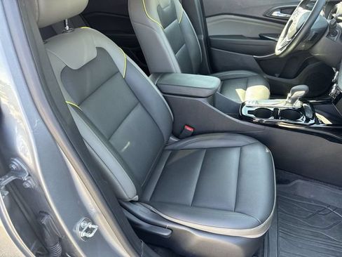 Used 2024 Chevrolet Trax ACTIV w/ Sunroof Package FWD image 27