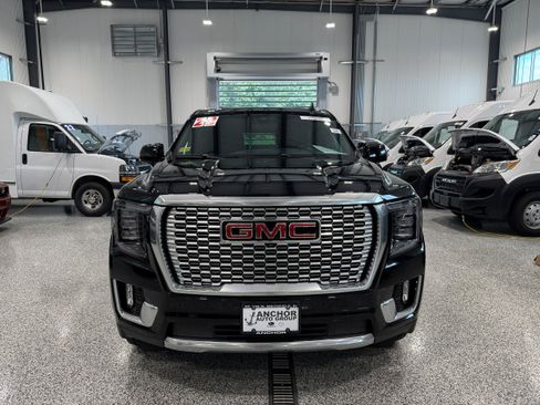 Used 2022 GMC Yukon Denali AWD/4WD image 2